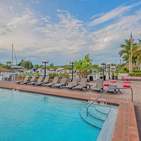 All-New Waterfront With Balcony,Pool,Tiki Bar,Gym ساراسوتا المظهر الخارجي الصورة
