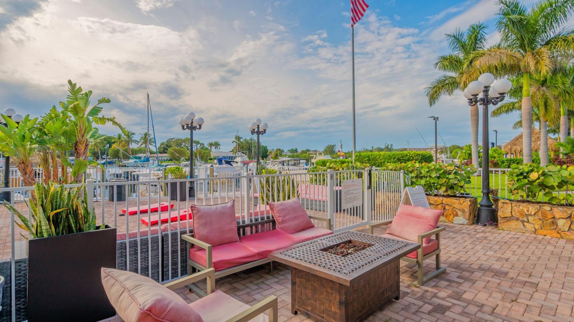 All-New Waterfront With Balcony,Pool,Tiki Bar,Gym ساراسوتا المظهر الخارجي الصورة