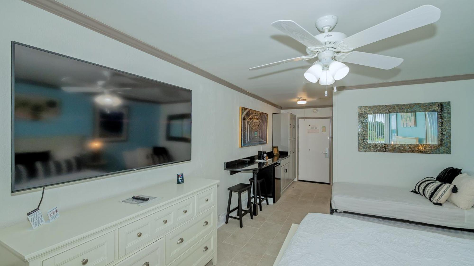 All-New Waterfront With Balcony,Pool,Tiki Bar,Gym ساراسوتا المظهر الخارجي الصورة